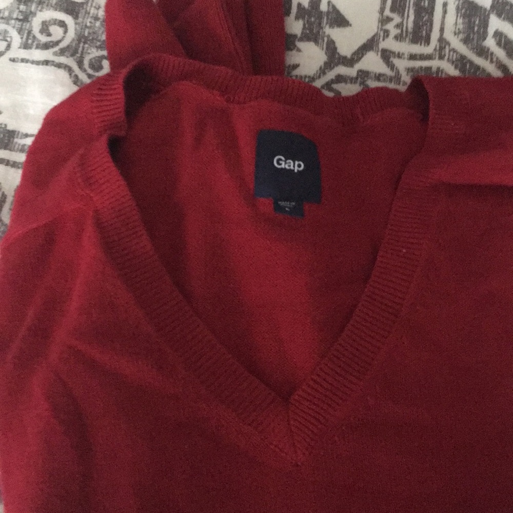 Men’s red sweater